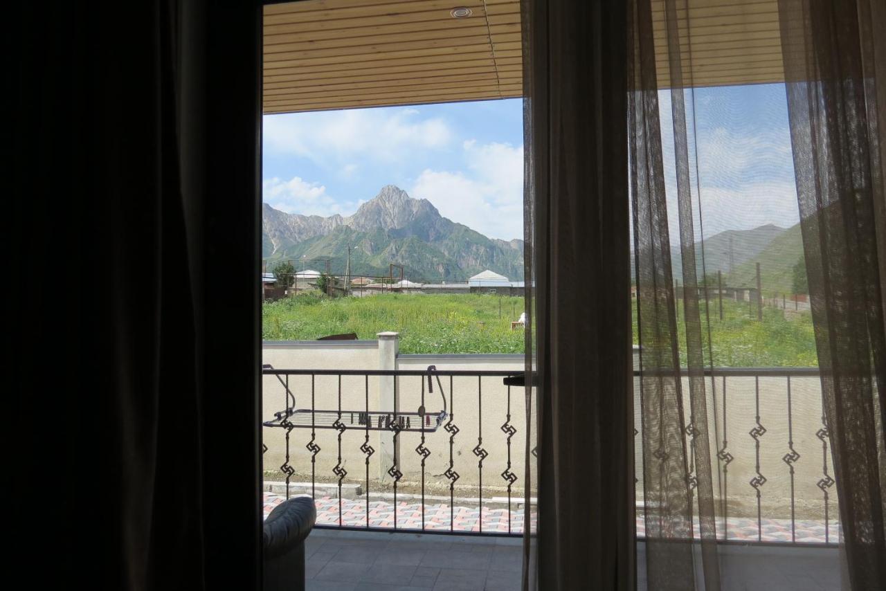 Bibo'S Kokhi Guesthouse カズベギ エクステリア 写真