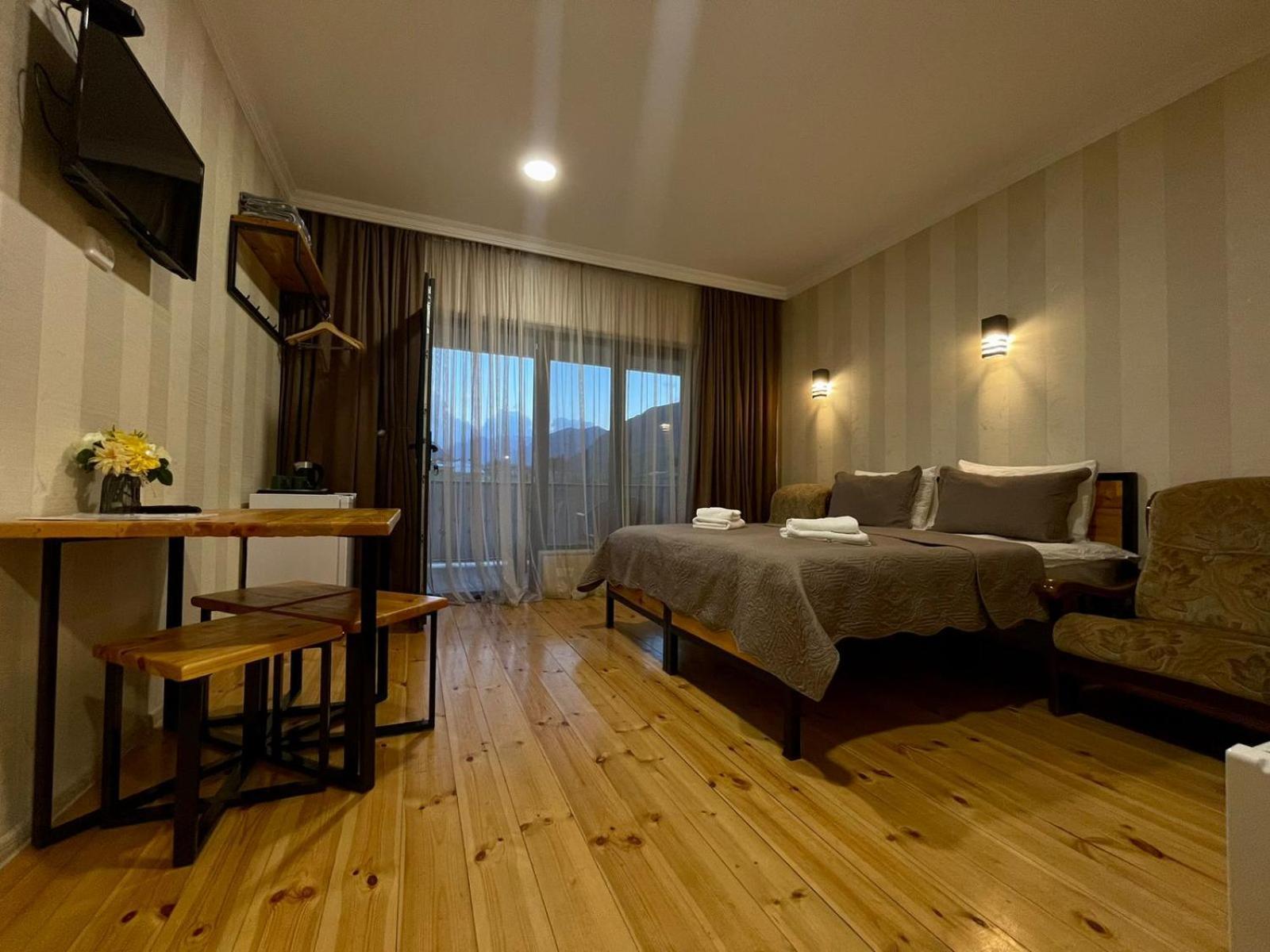 Bibo'S Kokhi Guesthouse カズベギ エクステリア 写真