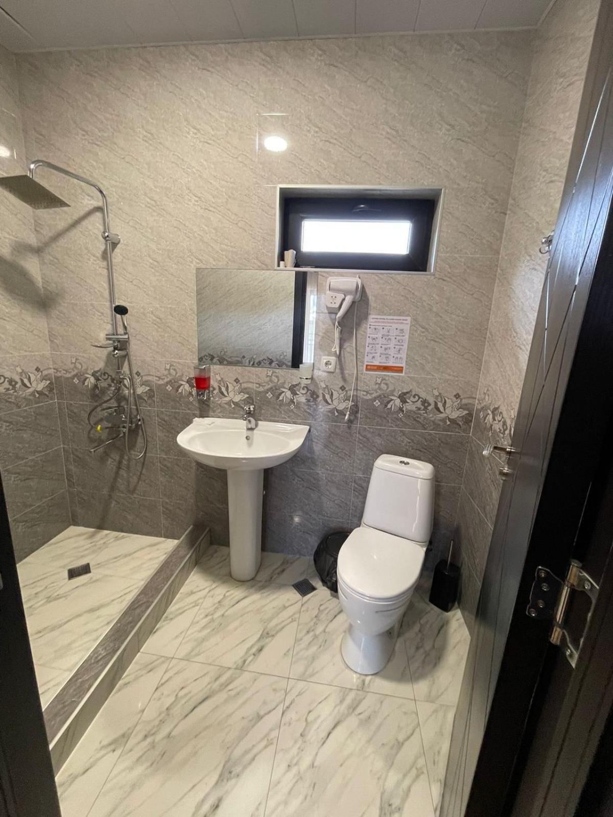 Bibo'S Kokhi Guesthouse カズベギ エクステリア 写真